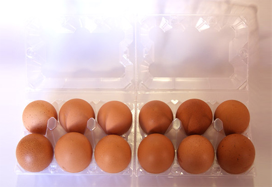 Estuche pequeño 2×6 huevos gallina sin etiqueta 02